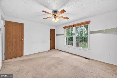 Entry Way - 227 Savage Rd, Frederick, MD 21702 photo 4 of 5