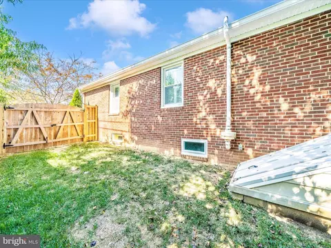Exterior - 903 Mercer Pl, Frederick, MD 21701 photo 10 of 15