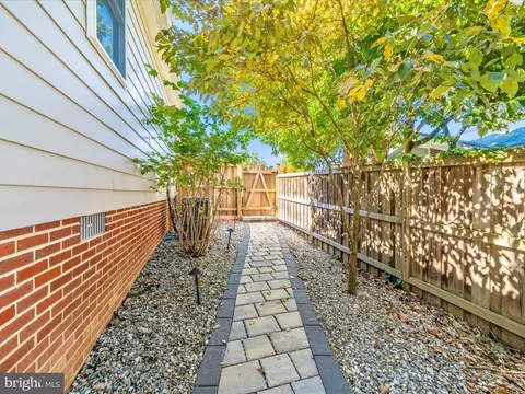 Exterior - 903 Mercer Pl, Frederick, MD 21701 photo 6 of 15