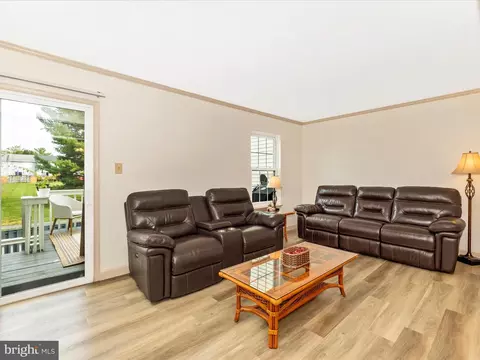 Living - 6739 Killdeer Ct, Frederick, MD 21703 photo 2 of 3