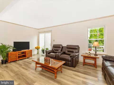 Living - 6739 Killdeer Ct, Frederick, MD 21703 photo 1 of 3