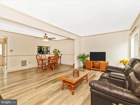 Living - 6739 Killdeer Ct, Frederick, MD 21703 photo 3 of 3