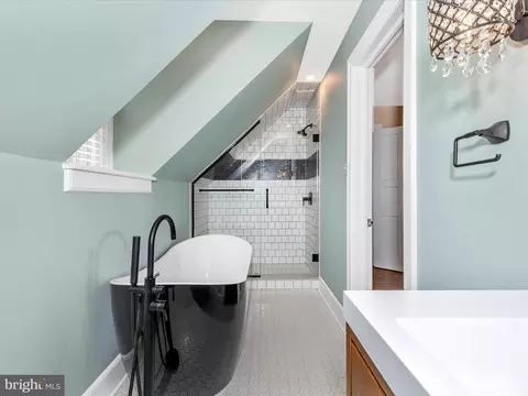 Bath - 6822 Potomac Ave, Braddock Heights, MD 21714 photo 2 of 5