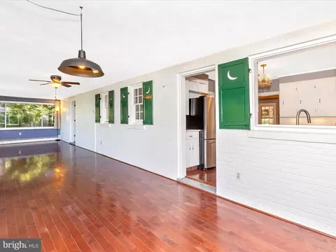 Entry Way - 6822 Potomac Ave, Braddock Heights, MD 21714 photo 4 of 5
