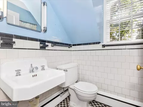 Bath - 6822 Potomac Ave, Braddock Heights, MD 21714 photo 4 of 5