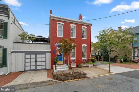 Exterior - 15 E 4th St, Frederick, MD 21701 photo 6 of 7
