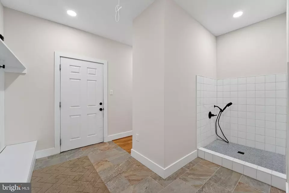 Entry Way - 8305 Biggs Ford Rd, Walkersville, MD 21793 photo 2 of 3