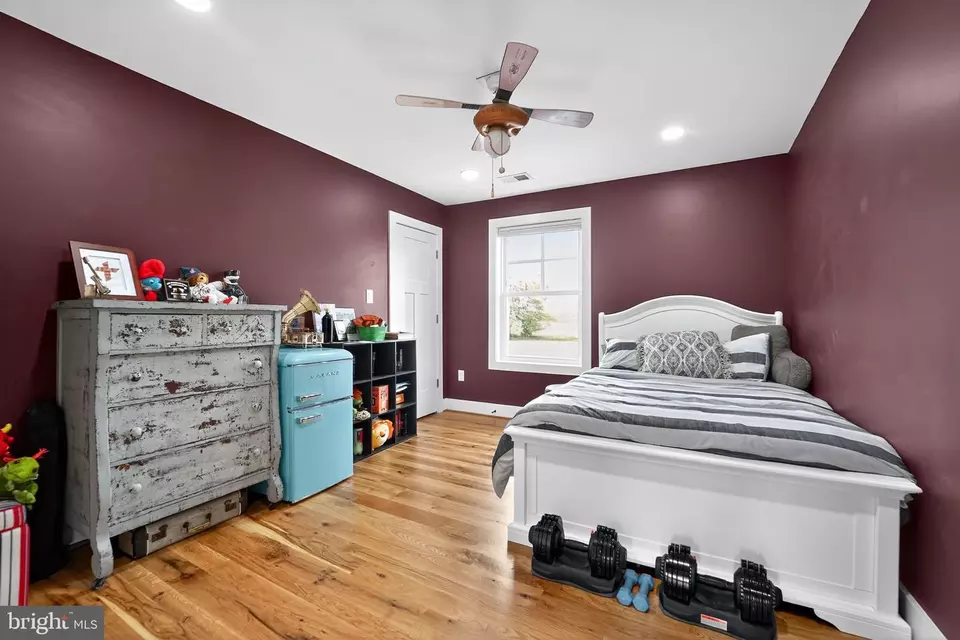 Bedroom - 8305 Biggs Ford Rd, Walkersville, MD 21793 photo 2 of 4