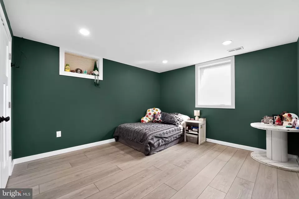 Bedroom - 8305 Biggs Ford Rd, Walkersville, MD 21793 photo 4 of 4