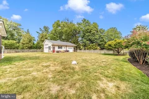 Exterior - 8115 Claiborne Dr, Frederick, MD 21702 photo 6 of 7