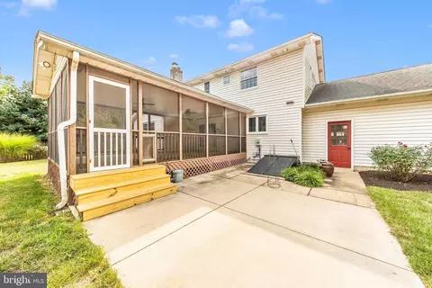 Exterior - 8115 Claiborne Dr, Frederick, MD 21702 photo 4 of 7