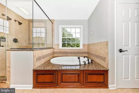 Bath - 8115 Claiborne Dr, Frederick, MD 21702 photo 2 of 3