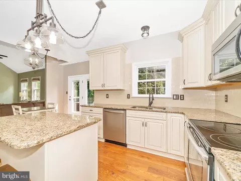 7813 Oak Leaf Ct, Frederick, MD 21701 photo 7