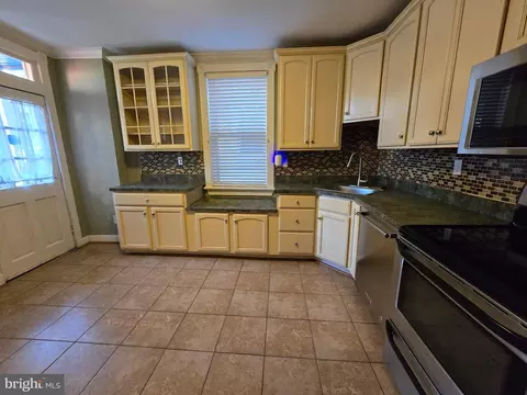 126 E 7th St E, Frederick, MD 21701 photo 2