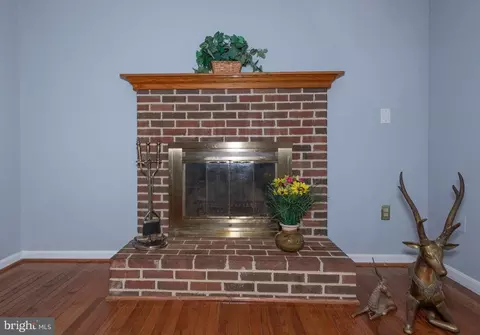 Living - 2174 Ambleside Ct, Frederick, MD 21702 photo 2 of 2