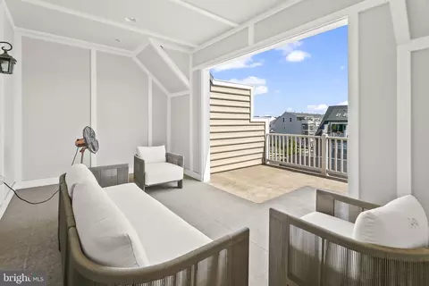 Exterior - 905 Holden Rd, Frederick, MD 21701 photo 3 of 6