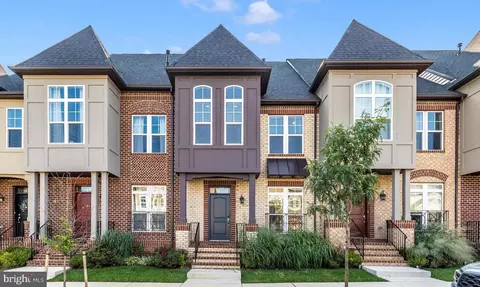 905 Holden Rd, Frederick, MD 21701