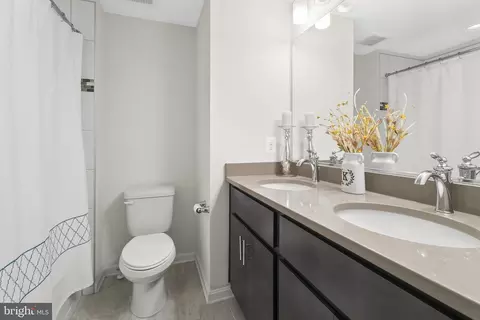 Bath - 905 Holden Rd, Frederick, MD 21701 photo 2 of 3