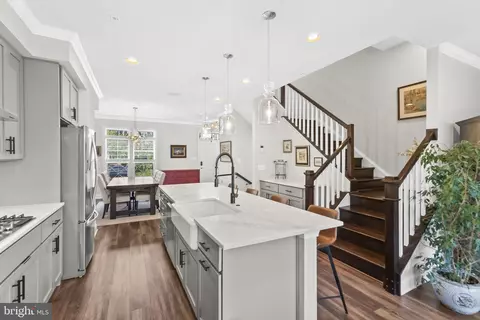 Entry Way - 905 Holden Rd, Frederick, MD 21701 photo 2 of 7