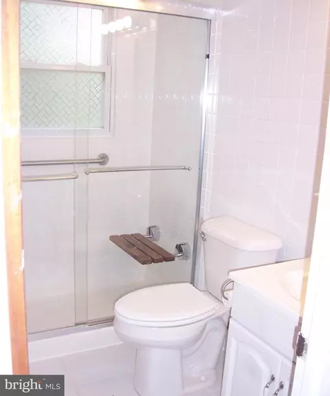 Bath - 901 Pine Ave, Frederick, MD 21701 photo 1 of 1