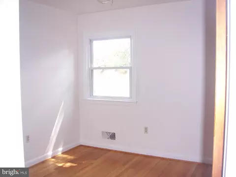 Bedroom - 901 Pine Ave, Frederick, MD 21701 photo 2 of 3