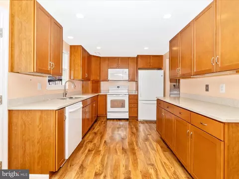 Kitchen - 6727 Kernel Ct, Frederick, MD 21703 photo 3 of 8