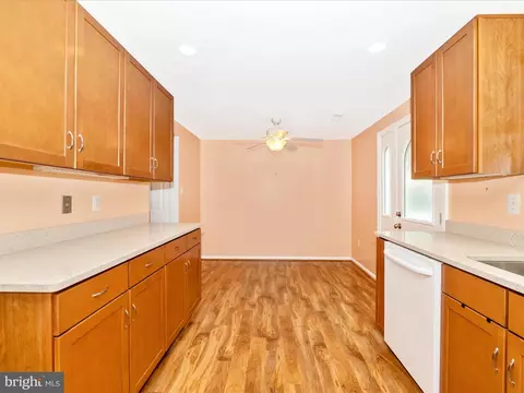 Kitchen - 6727 Kernel Ct, Frederick, MD 21703 photo 6 of 8