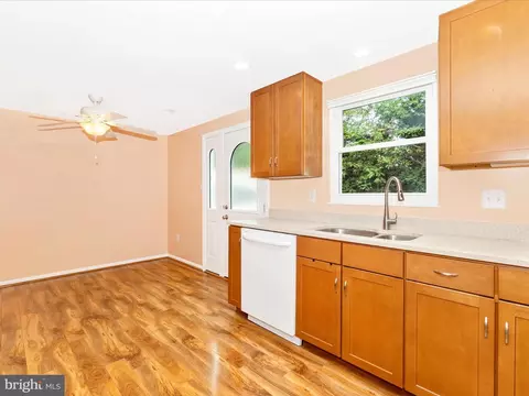 Kitchen - 6727 Kernel Ct, Frederick, MD 21703 photo 7 of 8