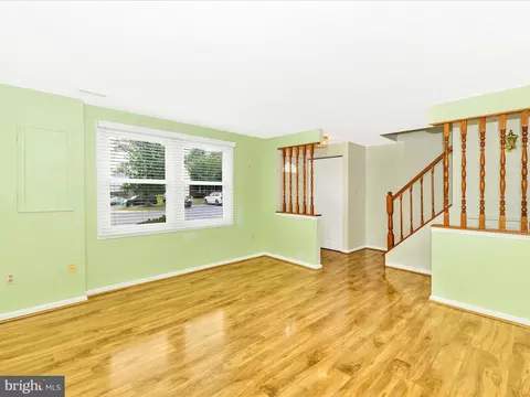 Living - 6727 Kernel Ct, Frederick, MD 21703 photo 3 of 4