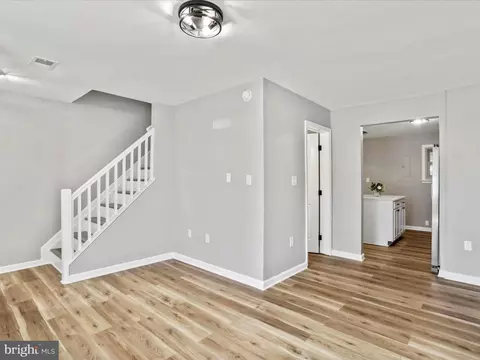 Entry Way - 5 E Orndorff Dr, Brunswick, MD 21716 photo 2 of 7