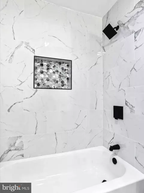 Bath - 5 E Orndorff Dr, Brunswick, MD 21716 photo 4 of 4