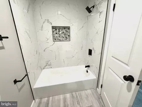 Bath - 5 E Orndorff Dr, Brunswick, MD 21716 photo 3 of 4