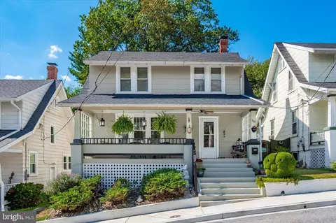 305 N Delaware Ave, Brunswick, MD 21716