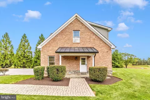 Exterior - 10036 Old Frederick Ter, Frederick, MD 21701 photo 5 of 10