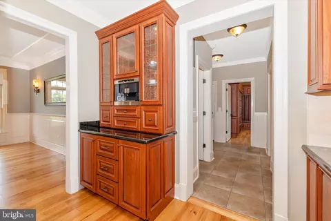 Entry Way - 10036 Old Frederick Ter, Frederick, MD 21701 photo 3 of 6