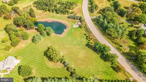 7640 Devilbiss Bridge Rd, Frederick, MD 21701 photo 2