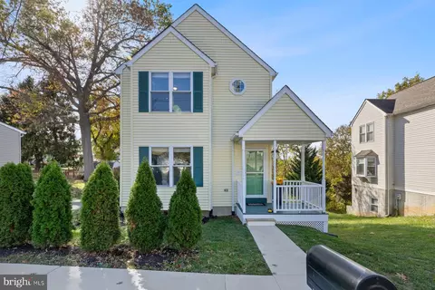 822 E B St, Brunswick, MD 21716