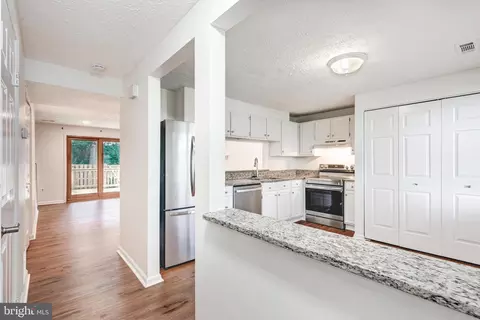 6717 Kernel Ct, Frederick, MD 21703 photo 4