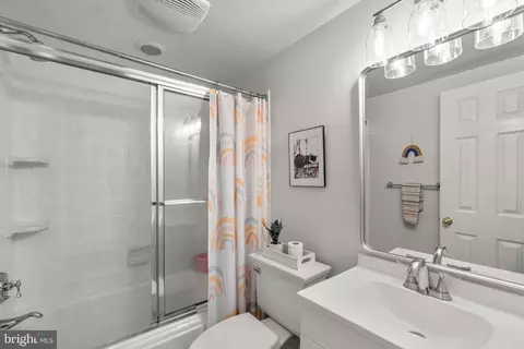 Bath - 10140 A Lenhart Rd, Frederick, MD 21701 photo 4 of 5
