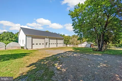 Exterior - 10140 A Lenhart Rd, Frederick, MD 21701 photo 5 of 8