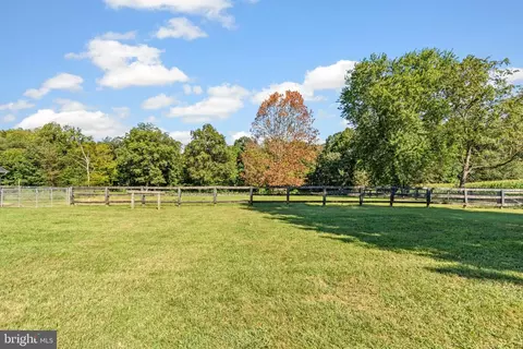 Exterior - 10140 A Lenhart Rd, Frederick, MD 21701 photo 4 of 8