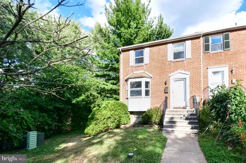 1058 E Thornhill Pl, Frederick, MD 21703