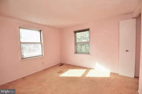 1058 E Thornhill Pl, Frederick, MD 21703 photo 5