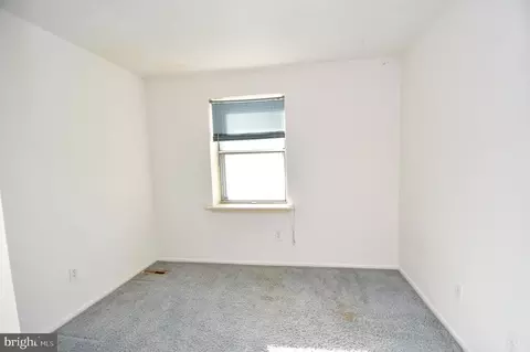 1058 E Thornhill Pl, Frederick, MD 21703 photo 4