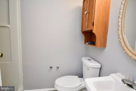 1058 E Thornhill Pl, Frederick, MD 21703 photo 6