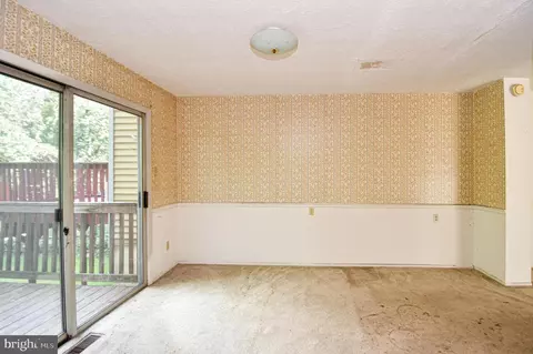 1058 E Thornhill Pl, Frederick, MD 21703 photo 2