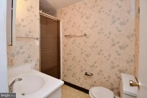 1058 E Thornhill Pl, Frederick, MD 21703 photo 7