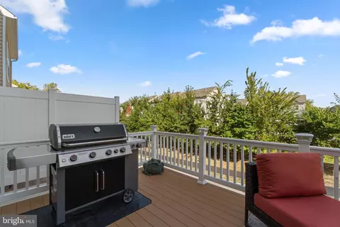 Exterior - 2804 Shearwater Ln, Frederick, MD 21701 photo 5 of 9