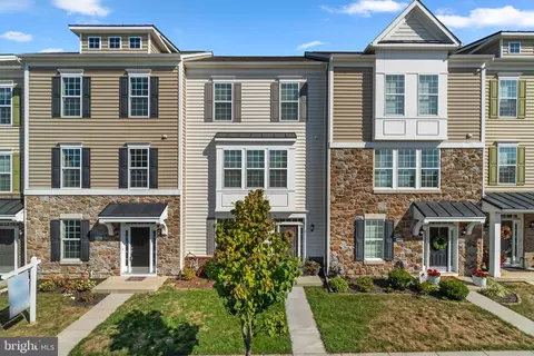 Exterior - 2804 Shearwater Ln, Frederick, MD 21701 photo 2 of 9