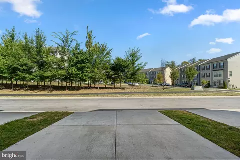 Exterior - 2804 Shearwater Ln, Frederick, MD 21701 photo 6 of 9